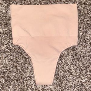 SKIMS | ' Core Control Thong S/M NWOT